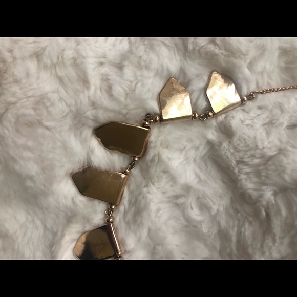 FINAL MARKDOWN Gold Statement Necklace - Picture 2 of 5